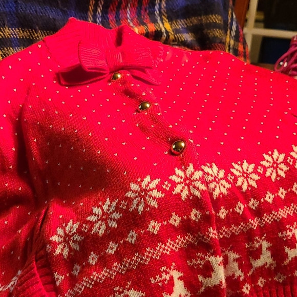 Cape - Picture 1 of 2